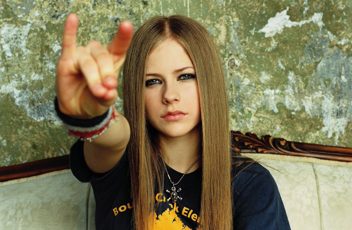 PopCrave's tweet photo. Happy 40th birthday to the talented Avril Lavigne. https://t.co/du5u12SAig