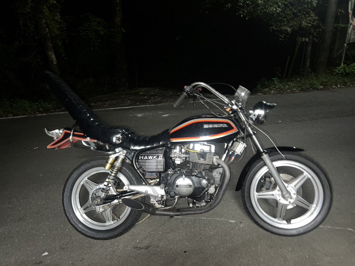 totobx400's tweet photo. このホークいる人いますか？
拡散希望で🙇 
cb400nフレーム250登録
エンジン450 オイルクーラーつきません。
ヘッドライトマーシャル、チェーン新品、キジマアルフィン、ケツp
マフラー、サス変わります。

#ホーク売ります #cb250t #cb250n  #cb400t  #cb400n #バブ　#ホーク2 #ホーク　#山梨県 https://t.co/bVfpvwXJKW