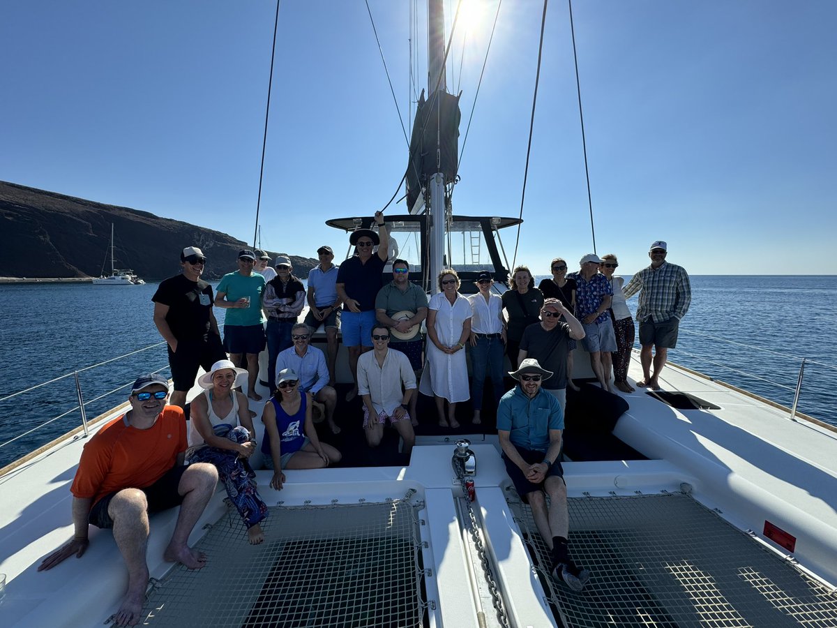 karraspan's tweet image. The 15th edition of the European Melanoma Meeting was incredible! @lab_marine Chris and I were thrilled to host such an amazing community on the stunning island of Santorini. 3 days of science, interactions and fun!
Thank you all for making it unforgettable!  