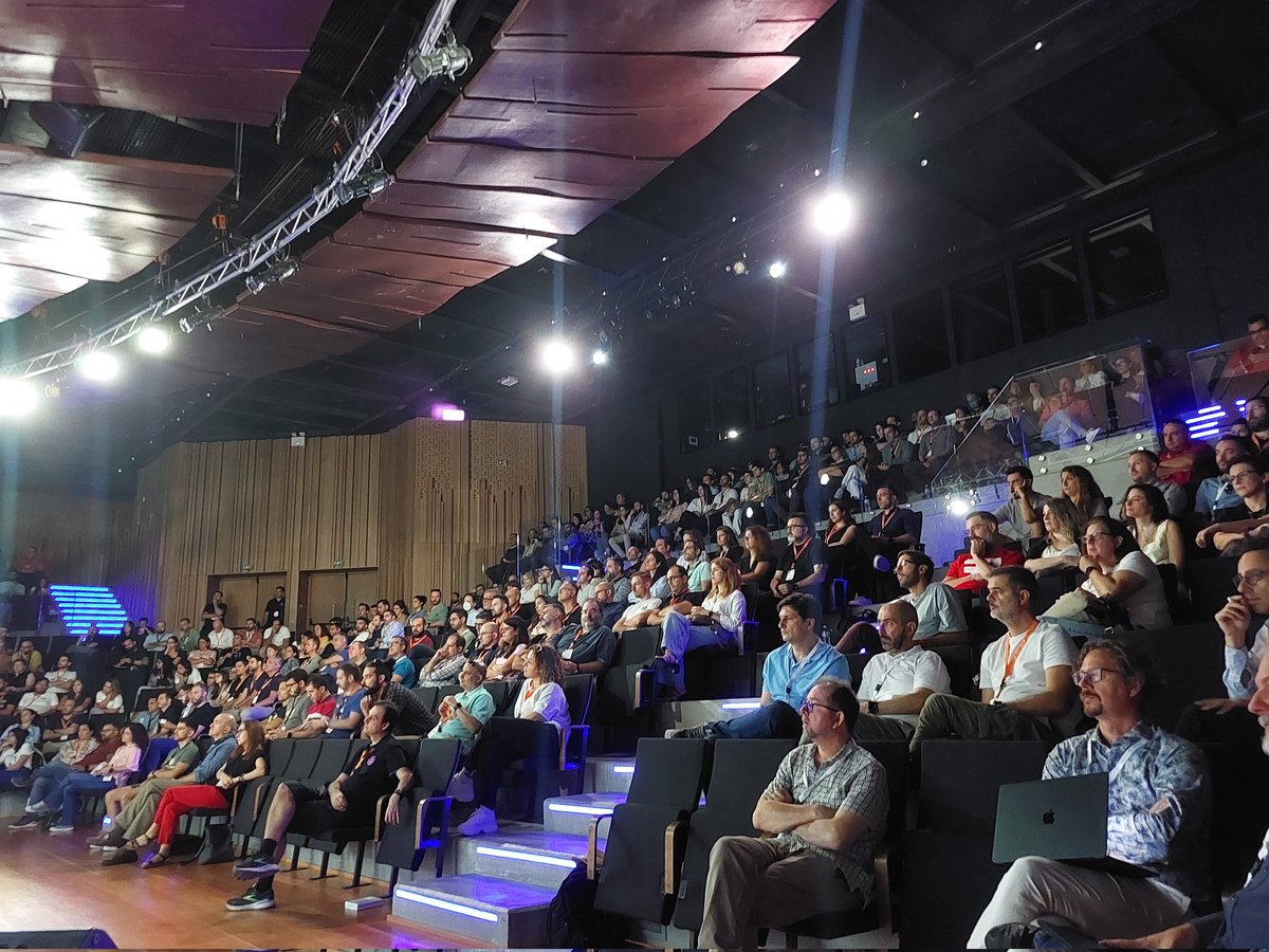 <a href="/ItamarGilad/">Itamar Gilad</a> rocking the stage in a full room for Evidence-based product development at #BetterWays2024