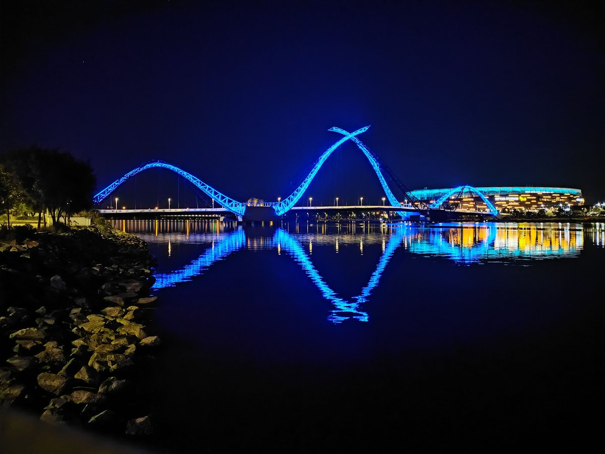 Lungfoundation's tweet photo. Did you spot the blue landmarks for Pulmonary Fibrosis Awareness Month? 💙
On Wednesday across Australia, we organised to have key spots light up in blue for PF! If you're in Brisbane, we have the Gateway Bridge going blue tonight! 💙 🌉
#PFAM #PFAM2024 #PulmonaryFibrosis https://t.co/z9UIfDwQTR