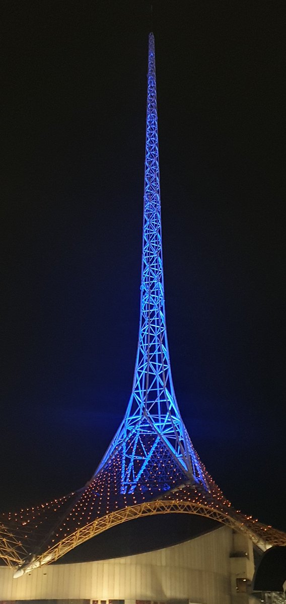 Lungfoundation's tweet photo. Did you spot the blue landmarks for Pulmonary Fibrosis Awareness Month? 💙
On Wednesday across Australia, we organised to have key spots light up in blue for PF! If you're in Brisbane, we have the Gateway Bridge going blue tonight! 💙 🌉
#PFAM #PFAM2024 #PulmonaryFibrosis https://t.co/z9UIfDwQTR