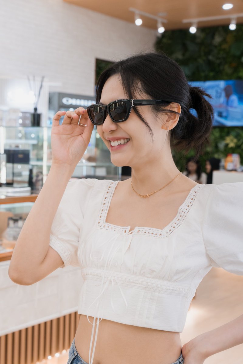 MOSHIOPTIC's tweet photo. มือเบสจาก #วงขอบจักรวาล น่ารักที่สุดในโลกแล้วมั้งเนี่ย🤏🏻🪐💫💚

#NoeyKanteera #Moshioptic https://t.co/YRJd4TJDqT