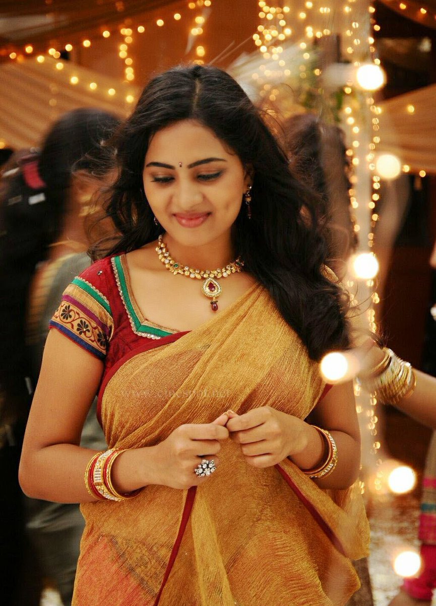 உன் கண்ணக்குழிக்கும், வெக்கத்திற்கும் தொடர்பு உண்டு! அதில் தொலைந்து போனவர்கள் ஆயிரம் உண்டு!

🤤