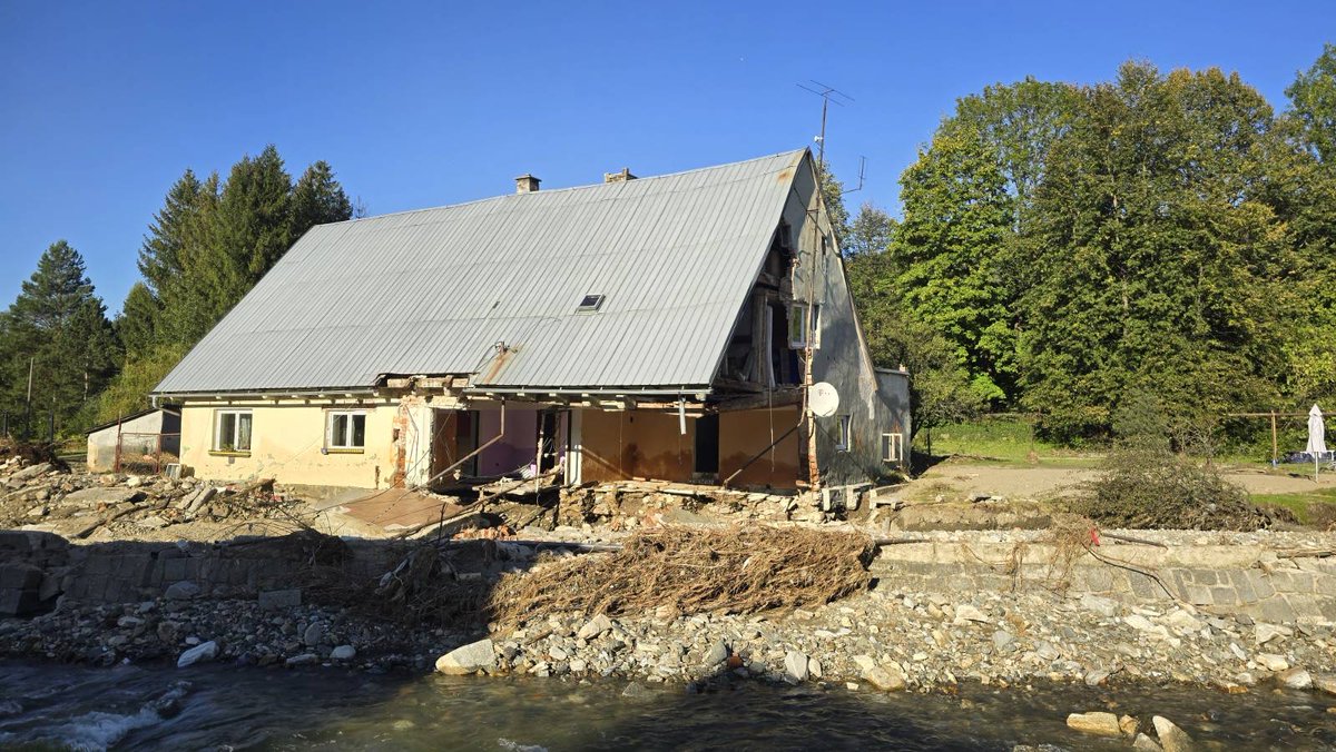 Our team is working alongside local churches to help residents of Jesenik clean up after catastrophic flooding in the Czech Republic.

Please keep the city of Jesenik in your prayers as they grieve the 30 lives tragically lost because of the flooding earlier this month.

Learn
