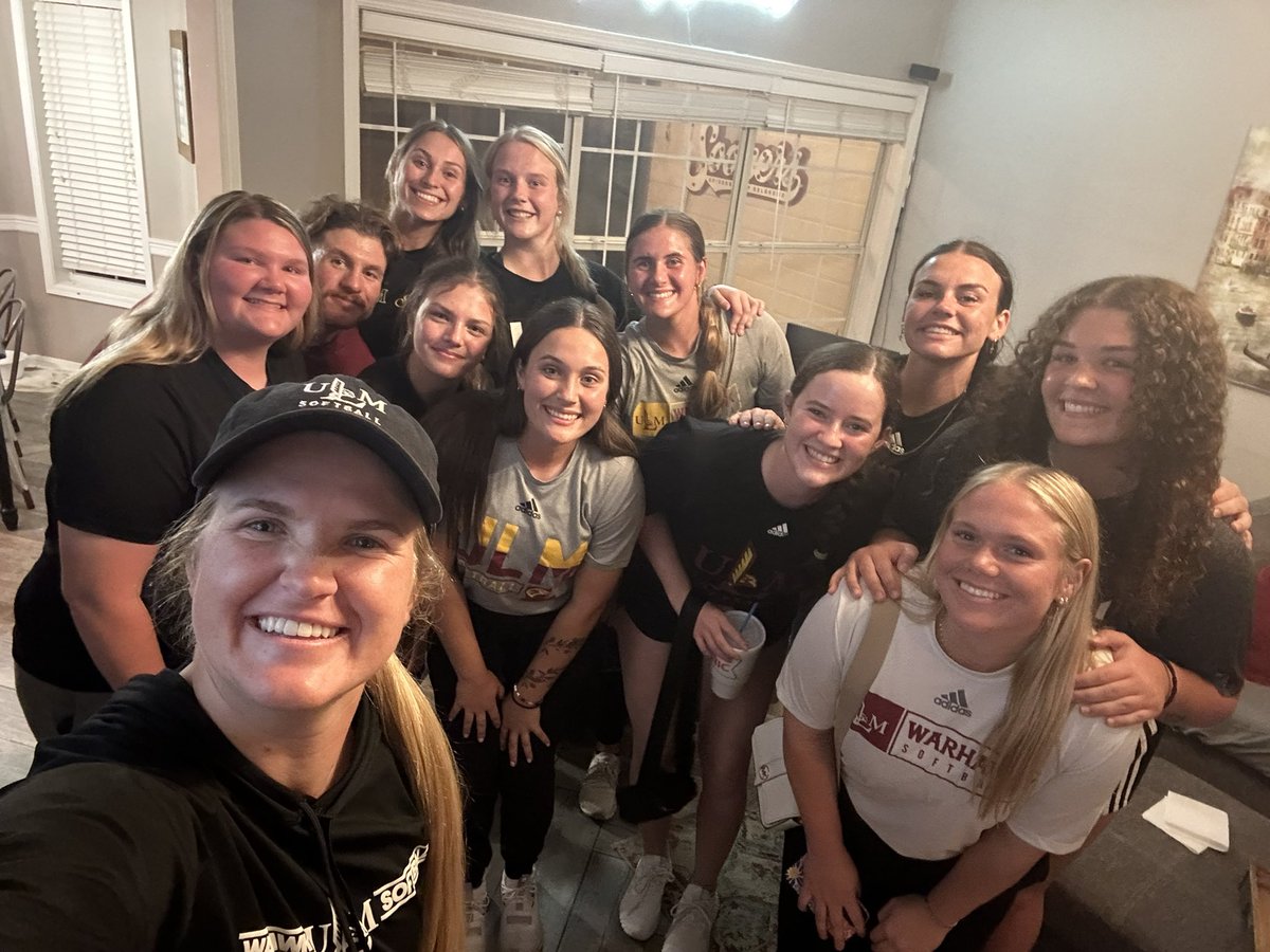 6th annual Battery Dinner🔋 This is a special group of young women and I am honored to serve &amp; lead them every day 🫶🏼 #SHIP