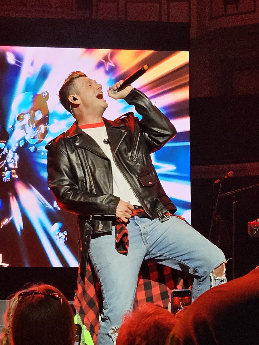 dreamer482's tweet photo. Thank you @nickcarter for an incredible night. Thank you for sharing so much of yourself with us. You are one of a kind . ❤️ u to pieces https://t.co/xNzOh9c9Ub