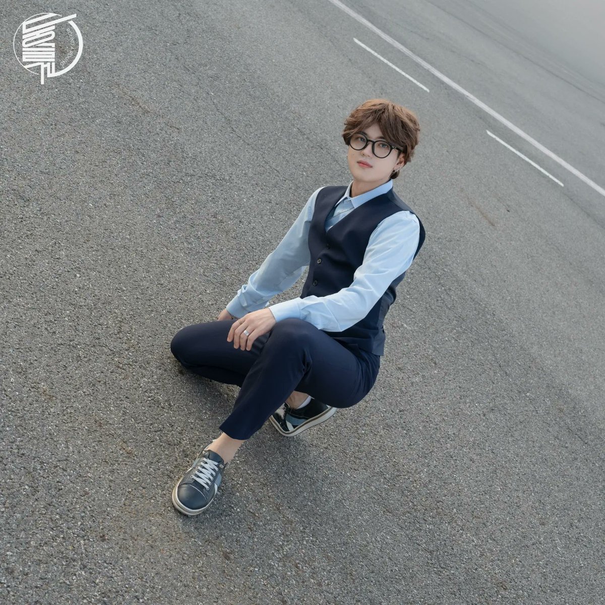dst_official_'s tweet photo. DUSTIN - 4th Album
[Round A Round]
Concept #2 photo (Personal)
레이크/Lake
.
.
#더스틴 #Dustin #더스텐 #Thestan #시우 #Siu #레이크 #Lake #승기 #Seunggi #하파엘 #Raphael #Comeback #4th #Album #둥글게 #RoundARound https://t.co/DaEgQ8DhvU