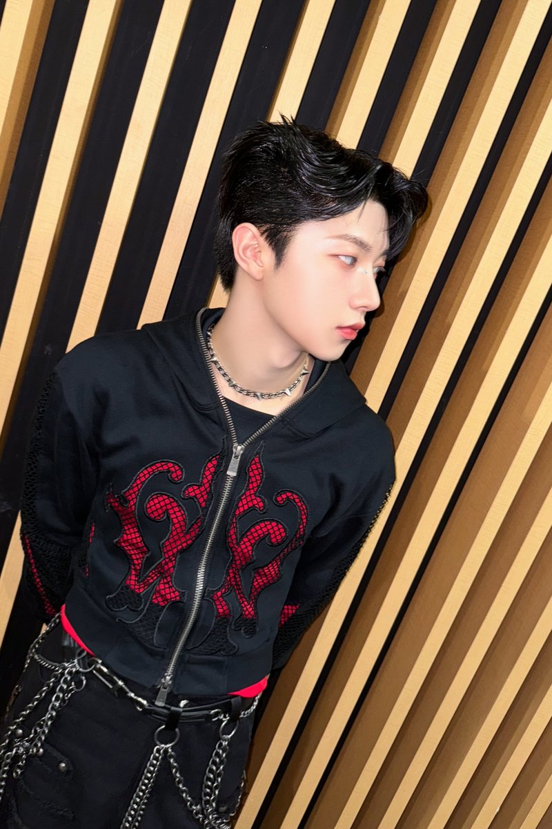 xikers_official's tweet photo. [#현우] Red Wolverine 🐺❤❤
#xikers #싸이커스 https://t.co/SLv7Vyn0DN