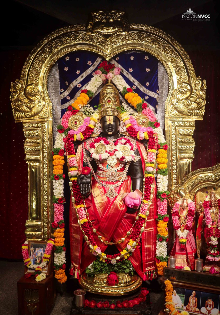 ISKCONPune's tweet photo. 🙏🏽Today's Darshan 📿 🗓27-09-2024🙏
🌷Sri Balaji🌷
🚩@ISKCONNVCCPune🚩
.
.
#ISKCONNVCCPune #ISKCONNVCC #ISKCONPune #ISKCON
#27thseptember #27thseptember2024 #Friday
#kirtan #Harekrishna #Krishna #Kirtan #Krishna
#Harinaamsankirtan #Radheshyamdas
#Radhe #Radha #Radhakrishna https://t.co/v33lavL5td