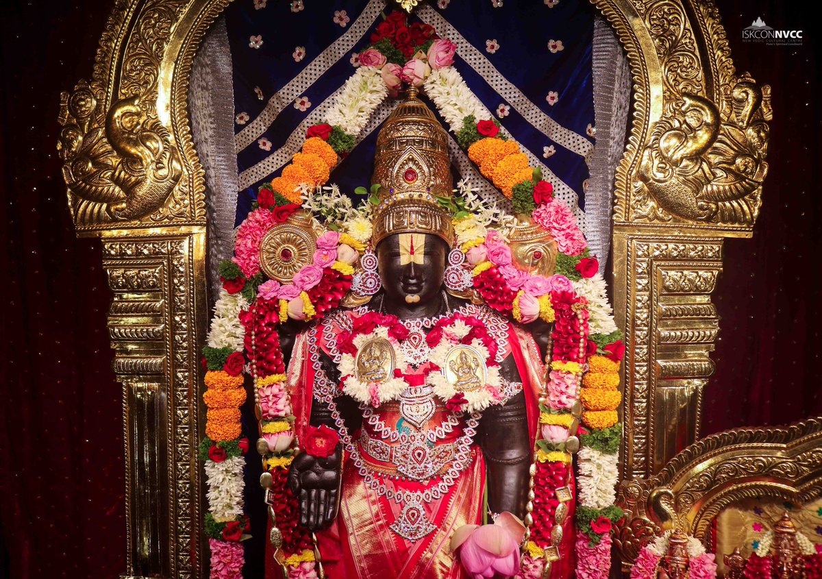 ISKCONPune's tweet photo. 🙏🏽Today's Darshan 📿 🗓27-09-2024🙏
🌷Sri Balaji🌷
🚩@ISKCONNVCCPune🚩
.
.
#ISKCONNVCCPune #ISKCONNVCC #ISKCONPune #ISKCON
#27thseptember #27thseptember2024 #Friday
#kirtan #Harekrishna #Krishna #Kirtan #Krishna
#Harinaamsankirtan #Radheshyamdas
#Radhe #Radha #Radhakrishna https://t.co/v33lavL5td