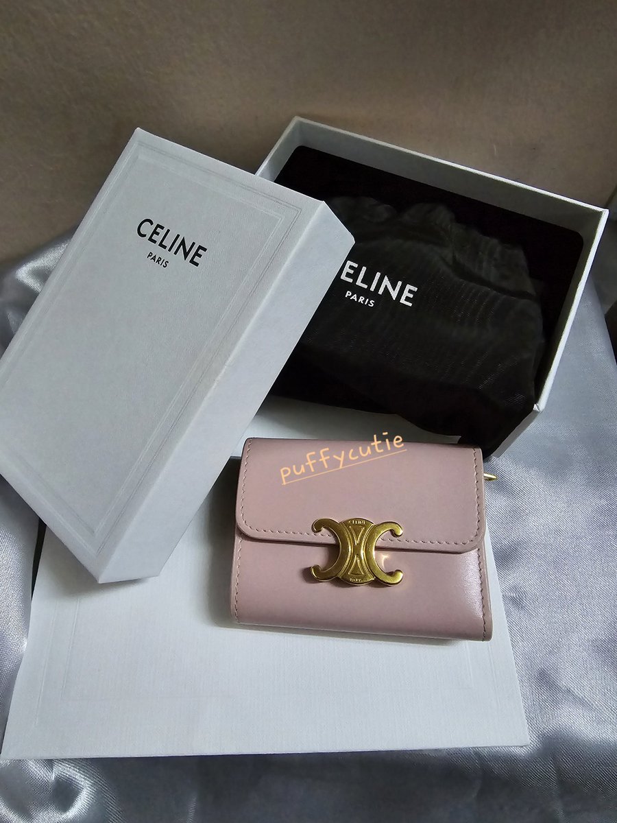 puffy_cutie's tweet photo. Celine wallet สีชมพู
**มีร่องรอยการใช้งานทั่วไป
**อุปกรณ์ครบ full set + ใบเสร็จ
12,500 ส่งฟรี นัดรับได้/ผ่อนได้/ต่อรองได้นิดหน่อย🥹
#celinethailand #ส่งต่อแบรนด์เนม #ส่งต่อceline #แบรนด์เนมมือสอง #เปิดท้ายขายเซลีน #แบรนด์เนมราคาถูก #เซลีน #celineth #แบรนด์เนม #ส่งต่อ #rallymovement