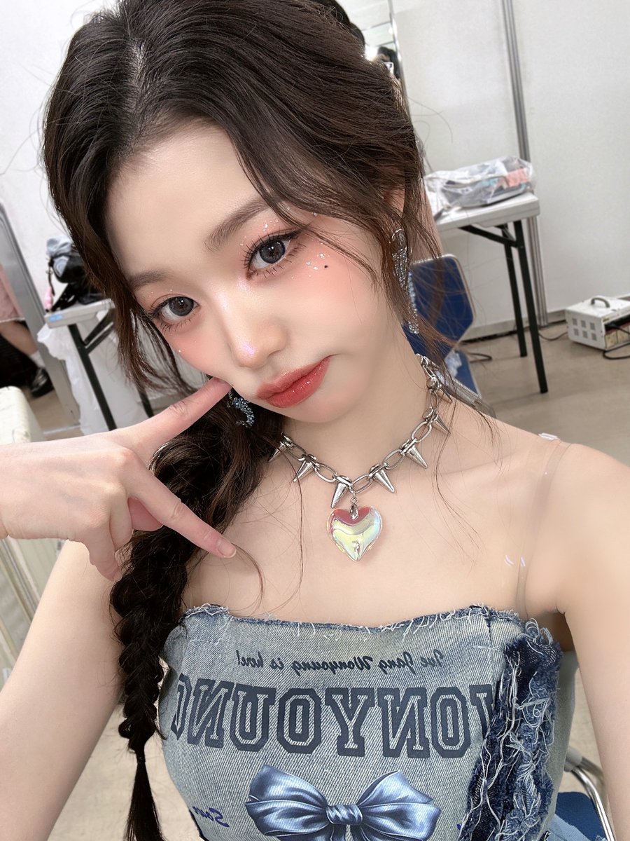IVE_twt's tweet photo. 럭키한 금요일이니까🤍

#IVE #아이브
#JANGWONYOUNG #장원영 https://t.co/RvyApwrLOO