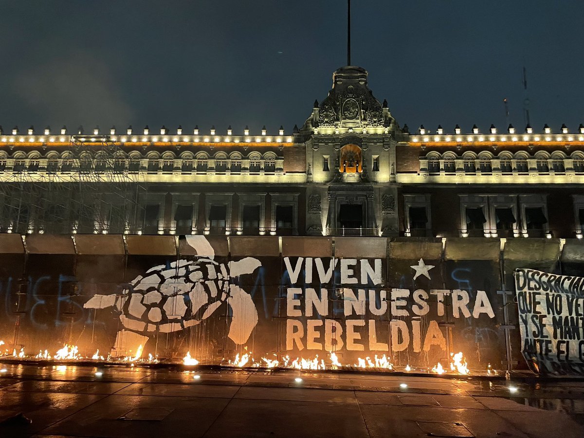 VerdeSelvah's tweet photo. Se convirtieron en la consigna que gritaron cuando marchaban y se hacían llamar oposición…

Traicionaron la confianza de las familias y su palabra fue nublada por el poder institucional.

#Ayotzinapa10años 
#AyotzinapaVerdadyJusticia https://t.co/rHGxYdUEAs