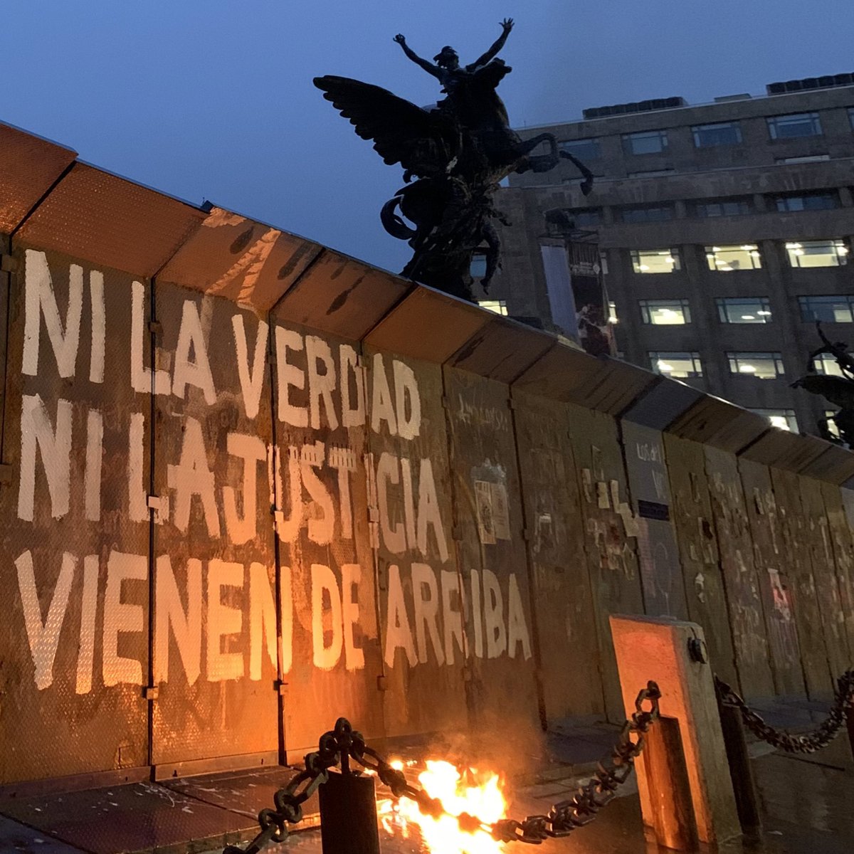VerdeSelvah's tweet photo. Se convirtieron en la consigna que gritaron cuando marchaban y se hacían llamar oposición…

Traicionaron la confianza de las familias y su palabra fue nublada por el poder institucional.

#Ayotzinapa10años 
#AyotzinapaVerdadyJusticia https://t.co/rHGxYdUEAs