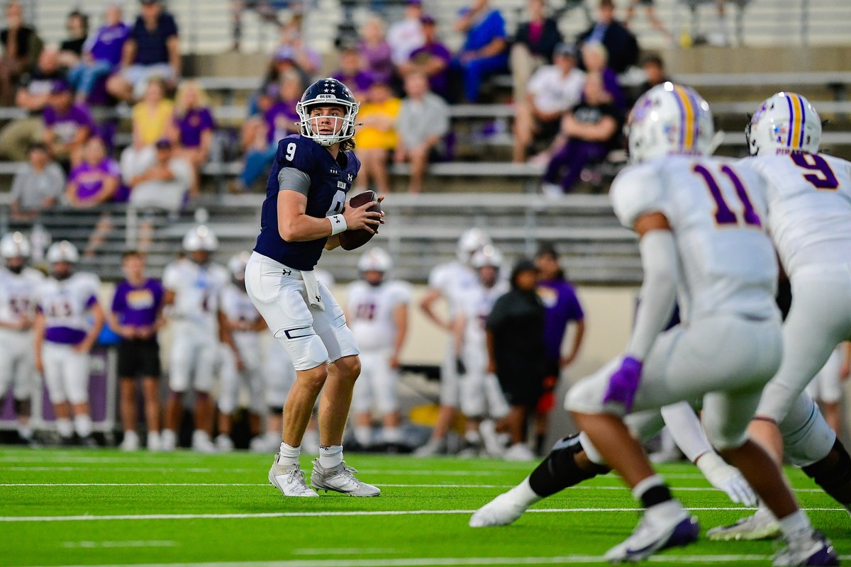 No. 1-ranked Ryan wasted no time pulling away from Granbury with eight first-half touchdowns on the way to a 63-20 win in Thursday's District 3-5A DI clash.

Junior QB Quin Henigan threw for 237 yards and 7 TDs in one half of play to lead the way.

Story: dentonrc.com/sports/high_sc…