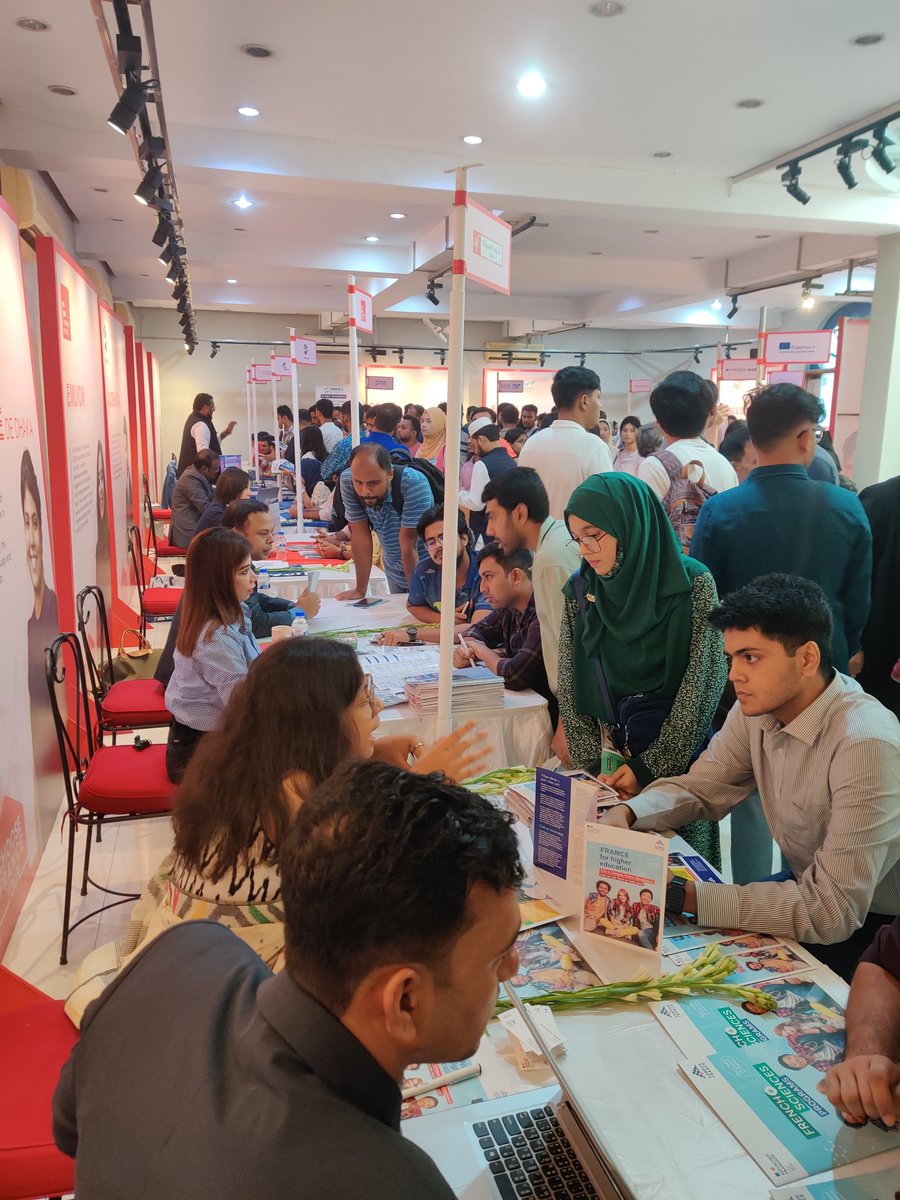 PromoAsie's tweet photo. 🔵 🔴  Bangladesh's first-ever Campus France Tour! 🇨🇵 🇧🇩
🗓️ Friday, septembre 27
📍Second stop at DHAKA
Bangladeshi students, Welcome to France !
@FRauBangladesh
@CampusFrance https://t.co/22Z7cMdJFh