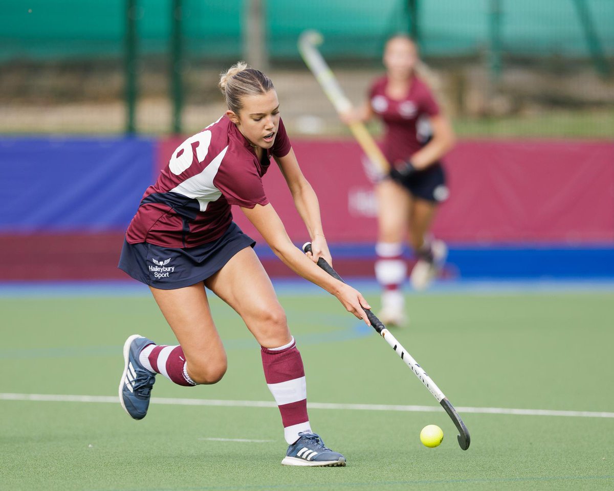 An impressive start to <a href="/HbyHockey/">Haileybury Hockey</a> Tier 1 season. Well played, girls. 👏