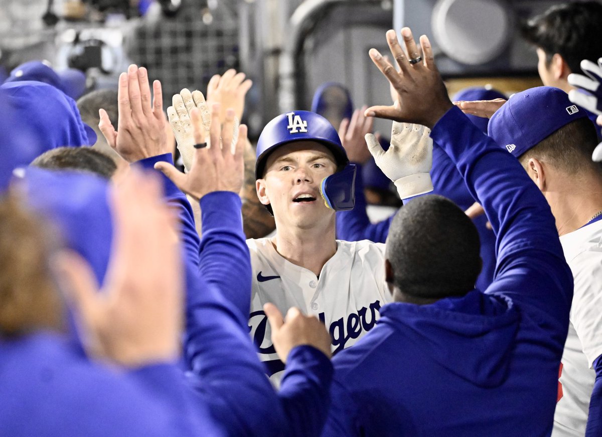 photowkb's tweet photo. Los Angeles Dodgers lead the San Diego Padres 5-2 8th during a baseball game at Dodger Stadium in Los Angeles. @mlb #mlb @dodgers #dodgers @padres #padres #basball @billplunkettocr @NikonUSA #nikon @baseballphotogs @InsideSoCalSpts https://t.co/BQ7FZCt3eq