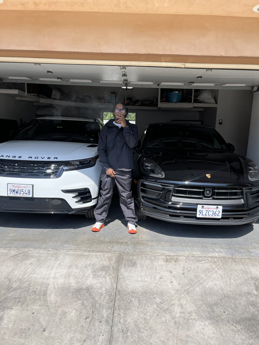 PabloQuan2x's tweet photo. 10Thousands Dollars Cash Ridin Strikers Like We Bowlin 🎳🏎️💨💨 https://t.co/QgFfZY4sfg