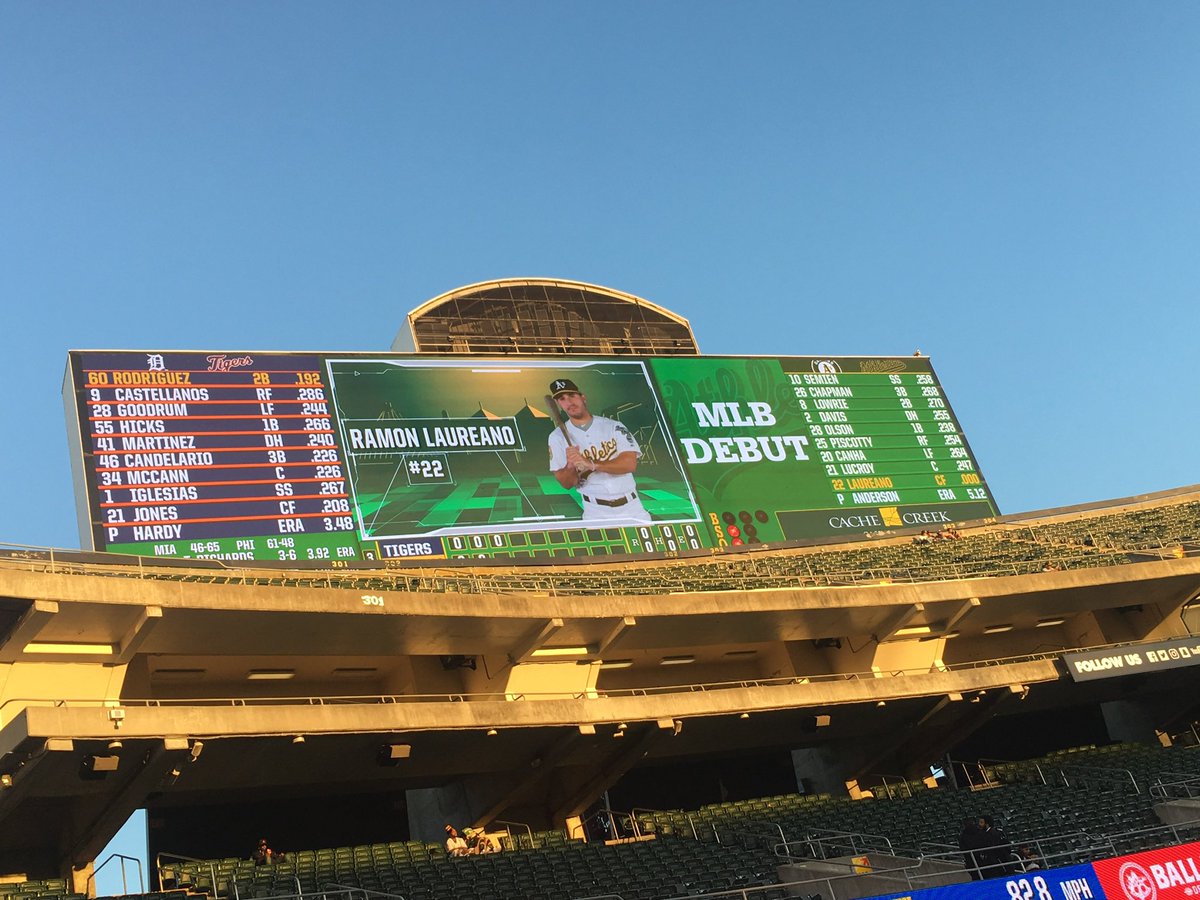 USA__TAKERUN's tweet photo. #AtTheColiseum https://t.co/6MWB4tKguU