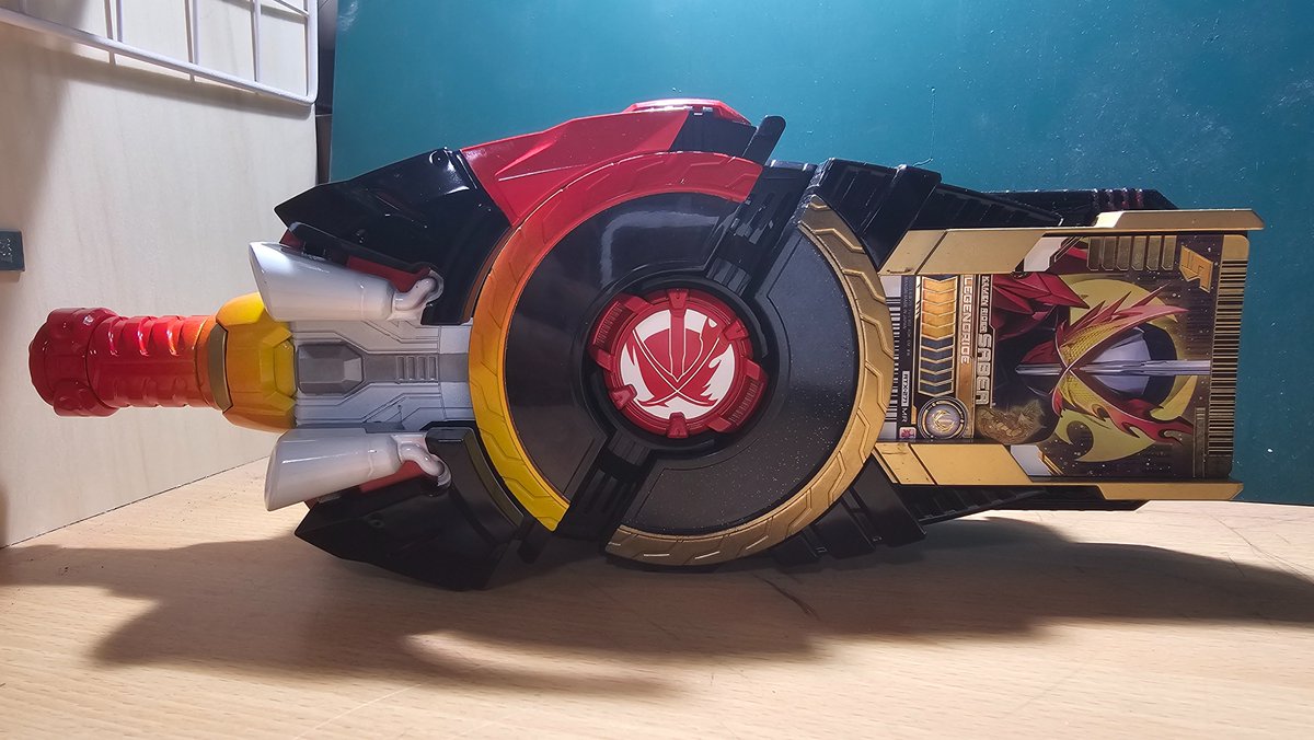 hikage_429's tweet photo. セイバーブーストレイズバックル
＆ セイバーIDコア

DGにエントリーした神山飛羽真のIDコアと彼に共鳴してイニシャライズされたブーストレイズバックル。

#仮面ライダーセイバー 
#仮面ライダーギーツ
#変身アイテム塗装部
#変身アイテム改造部
#レイズバックル塗装部 
#レイズバックル改造部 https://t.co/St84r7HX6U