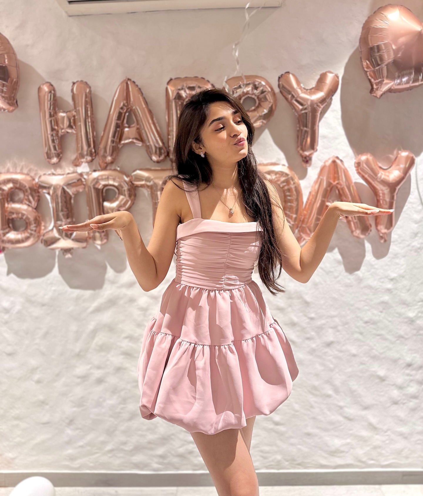 GYdO9Goa8AA5jw0?format=jpg&name=large