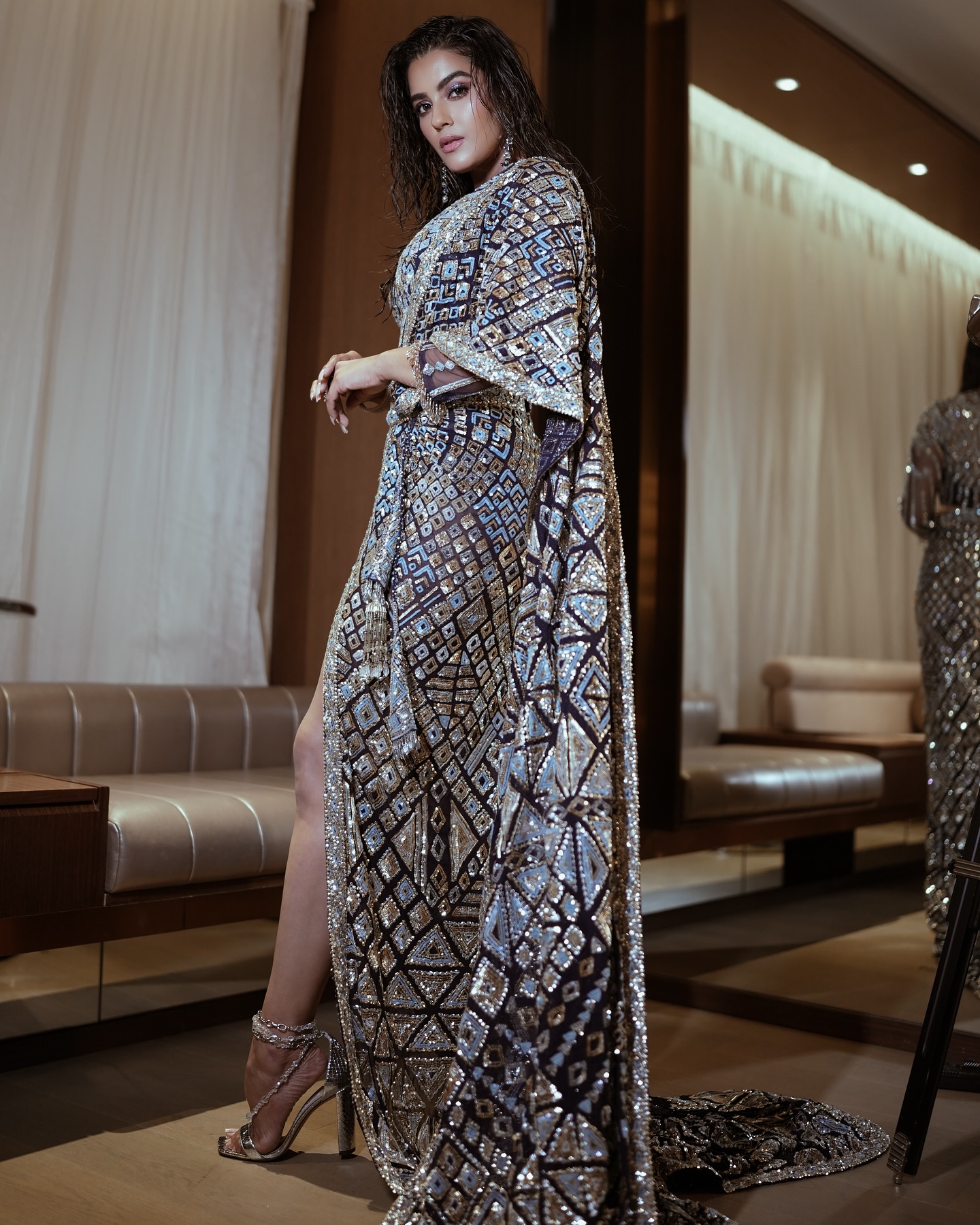 GYdPHQAaEAACcor?format=jpg&name=large