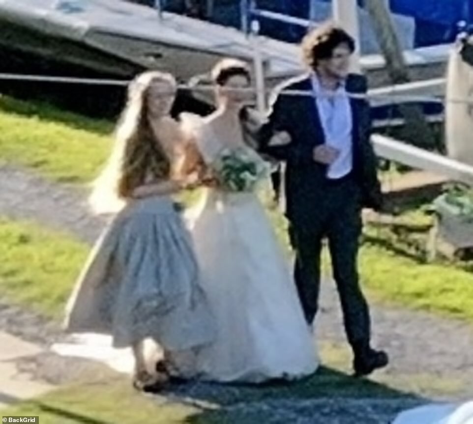 LanaDReyOnline's tweet photo. Lana Del Rey and Jeremy Dufrene officially tied the knot today (Thursday 9/26) 💍👰

🔗: https://t.co/F5uiSD4nvk https://t.co/VyP5sinBlI