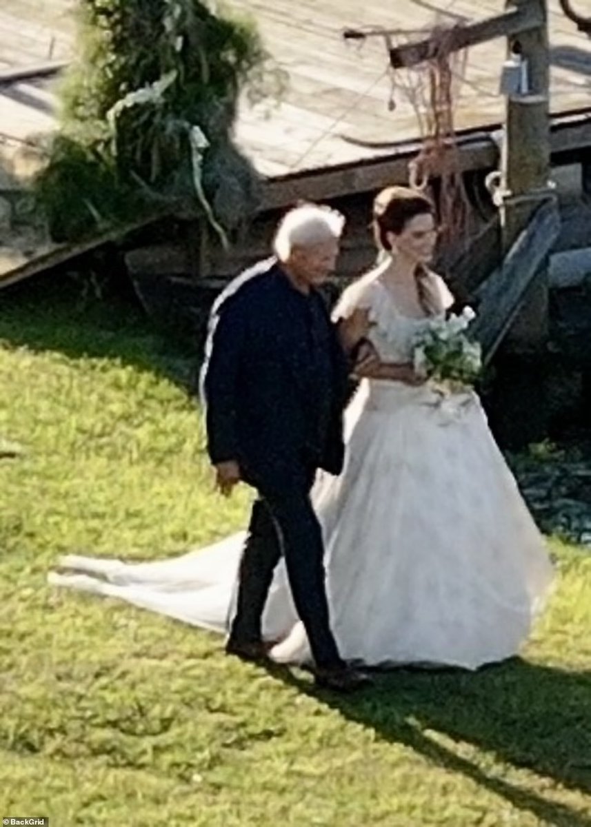 LanaDReyOnline's tweet photo. Lana Del Rey and Jeremy Dufrene officially tied the knot today (Thursday 9/26) 💍👰

🔗: https://t.co/F5uiSD4nvk https://t.co/VyP5sinBlI