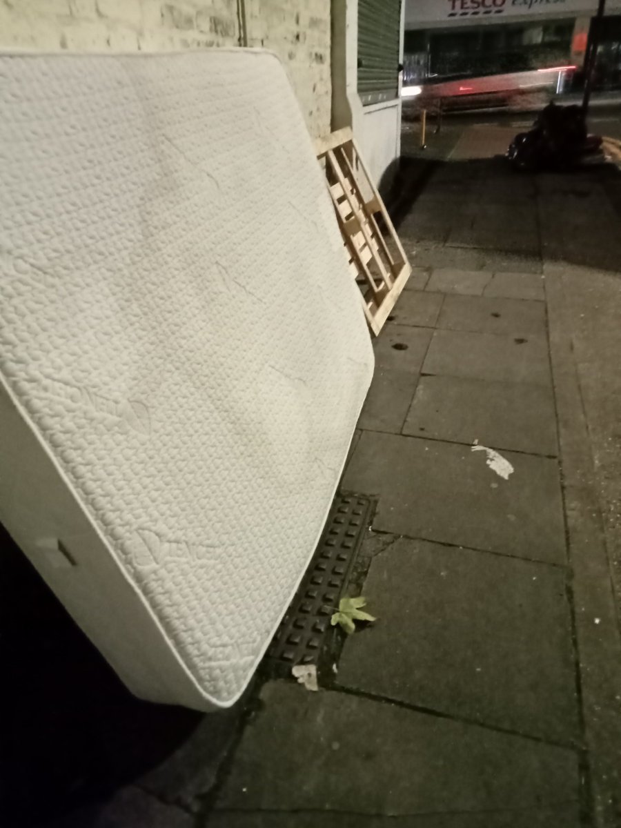 #londonboroughofnewham Top of FIfth Avenue Manor Park this morning,every day in this area this filth is all you see,Too many antisocial businesses and too many HMO's.