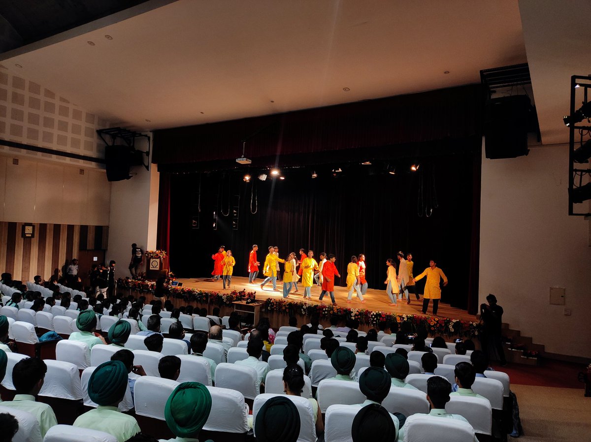 Foundation_Day_'s tweet photo. The Drama Club of IISER Mohali, Darpan, performing their nukkad-natak in front of a packed auditorium! https://t.co/COqiyjscIb