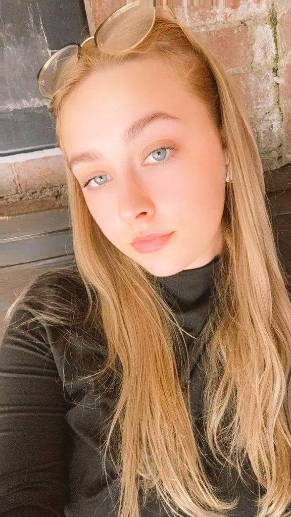 alexfrancoacf's tweet photo. #beautifulface #QueenOfTears #GIRLS https://t.co/PMHpN3Kd5r