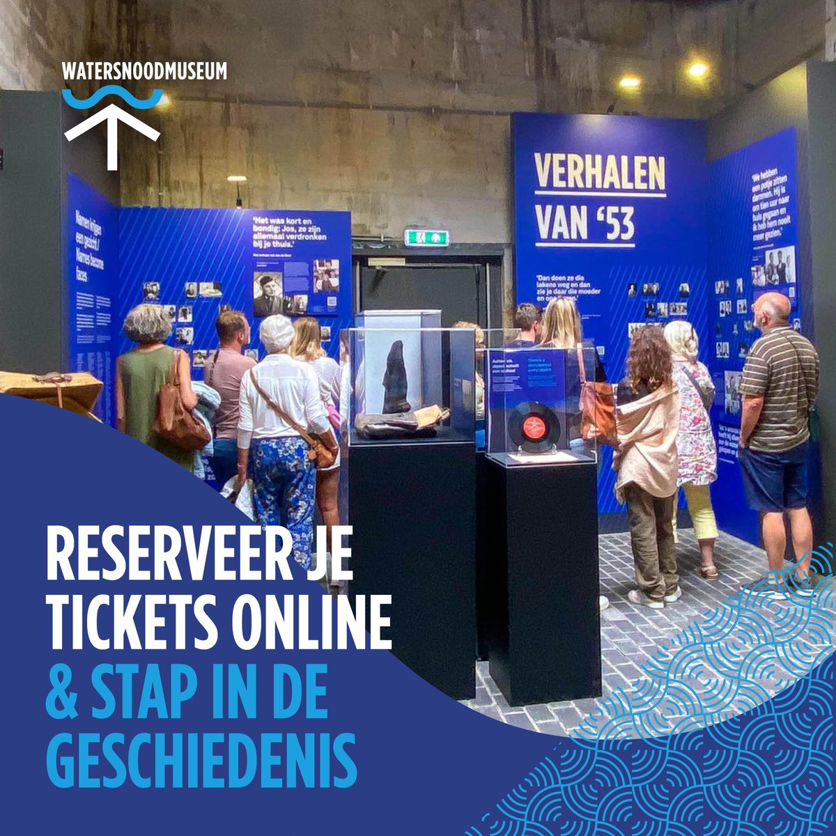 𝐒𝐭𝐚𝐩 𝐢𝐧 𝐝𝐞 𝐠𝐞𝐬𝐜𝐡𝐢𝐞𝐝𝐞𝐧𝐢𝐬 𝐦𝐞𝐭 𝐇𝐞𝐭 𝐖𝐚𝐭𝐞𝐫𝐬𝐧𝐨𝐨𝐝𝐦𝐮𝐬𝐞𝐮𝐦. Bestel jouw entreebewijs alvast voor jouw bezoek via: watersnoodmuseum.eticketsysteem.nl