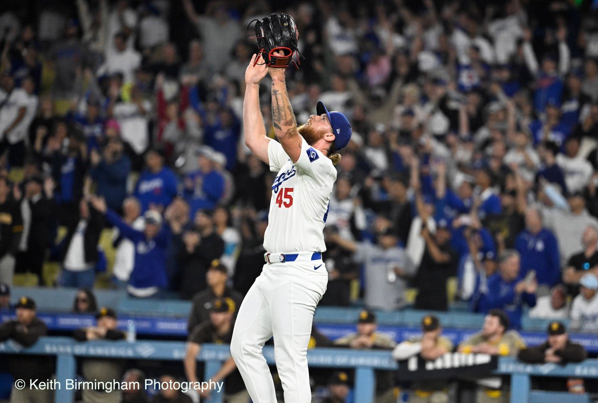 photowkb's tweet photo. Los Angeles Dodgers defeat the San Diego Padres 7-2 and win the western division at Dodger Stadium in Los Angeles. @mlb #mlb @dodgers #dodgers @padres #padres #basball @billplunkettocr @NikonUSA #nikon @baseballphotogs @InsideSoCalSpts https://t.co/5XhFEjgwp7