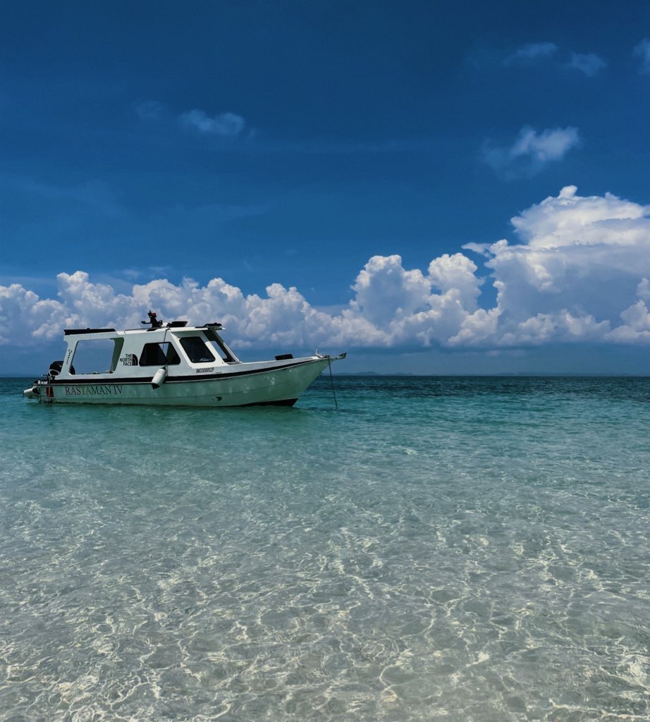 MediaDigitalJhr's tweet photo. Cantik betul Pulau ni. Airnya jernih, orang kata โcrystal clearโ โจ
Salah satu pulau kebanggaan Johor.
Jom Island Trip! ๐๏ธ
Pulau Besar
Mersing, Johor
#Mersing #PulauBesar #VisitJohor #MediaDigitalJohor https://t.co/TY3gBhqe0e