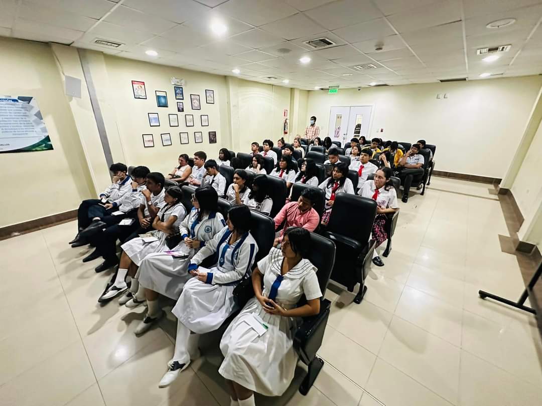 En conmemoración al Día Mundial de Prevención del Embarazo #FundaciónFuncocim y <a href="/HospitalVerdi/">Hospital Verdi 🇪🇨</a> ,organizó actividad con estudiantes de establecimientos educativos de #Portoviejo participando de jornada participativa de prevención del embarazo adolescente. #AccionesQueUnenCorazones