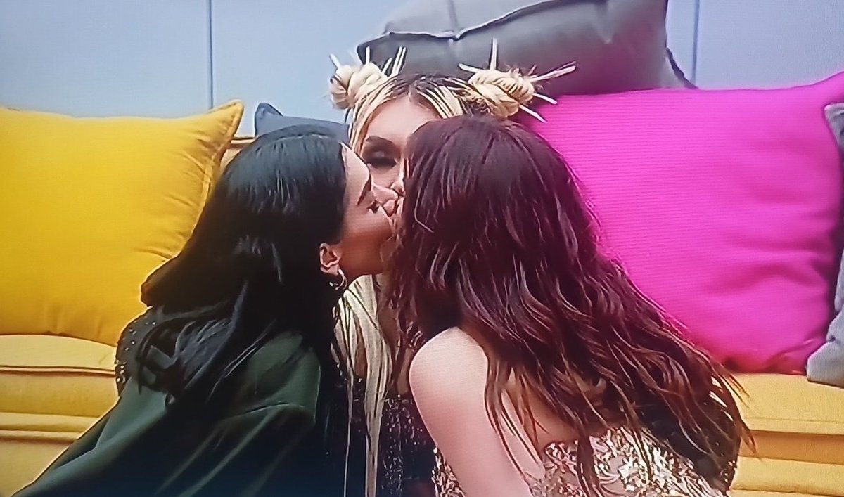 threeamen's tweet photo. Arath y Mario: BESO DE TRES, BESO DE TRES
#Garime y #WendyGuevara : 🥵
AJSJAJAJAJAJAJAJAJAJAJAJAJAJJAJAJAJAJAJAJAJAJA WEY WOFLAKSJAJAJAAJJDSJAJAJAJ
#LCDFMX2 #TeamMarAlafinal #MayitoGanador #ArathGanador #GarimeALaFinal https://t.co/yDVHK1ZLQA