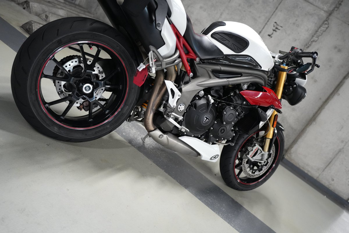 UdxCarwash's tweet photo. バイク洗車・コーティング専門店モトエステ秋葉原UDX駐車場店SNAP 広夢さん Triumph SPEED TRIPLE R を洗車させて頂きました。ご利用ありがとうございました。#triumph #speedtripler https://t.co/9zCia0vdj2