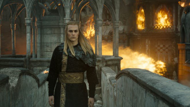 jorgegavila's tweet photo. Mi resumen del Episodio 7 de #TheRingsOfPower #LosAnillosDePoder:

- El alcance es fenomenal.
- No, no es la batalla más grande de la historia de la televisión (esa es La batalla de los Bastards, de #GameOfThrones), pero está bastante cerca.
- #Galadriel como personaje se ha desvanecido esta temporada.
- Charlote Brandstrom es estupenda como directora de episodios épicos.
- La banda sonora de @bearmccreary es legendaria
- #Sauron es el mejor villano de la actualidad. Un verdadero HDP. 
- Adar es un gran personaje, también lo es Durin.
- El beso de #Elrond y #Galadriel no significa nada. NADA.
- Arondir no puede estar muerto. 
- La historia de #Celebrimbor es muy trágica.
- Técnicamente es una maravilla (sonido, fotografía, edición, etc.)
- Es la mejor serie de televisión actualmente. 
- Esta serie tiene más respeto por la obra de Tolkien que el Star Wars de Disney por la de George Lucas.
- ¿Ya dije que el beso de Elrond y Galadriel no significa nada? Sí, NADA.
- Los que odian van a odiar. Esta serie es increíble, no importa lo que digan los fanáticos de Tolkien.