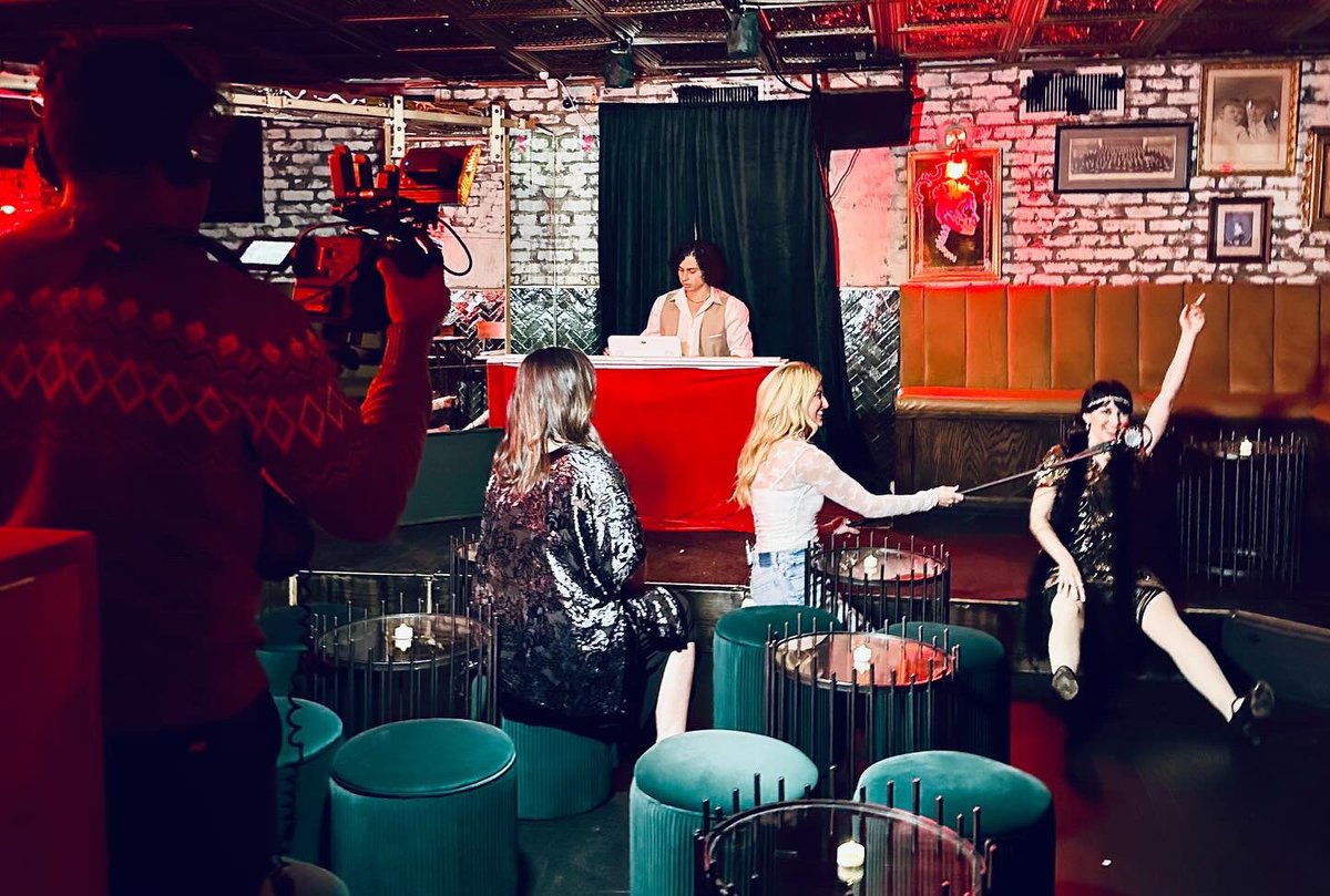 Spent yesterday afternoon filming a segment for NBC!  Stay tuned for airing date/time!  You may just see Bess Houdini and her drunk singing shenanigans… #thespiritsspeakesy #sincerelyophelia #immersivetheater #nbcnewyork #newyorklive #ashleybellman 

📸 <a href="/patrick_terry/">patrick terry</a>