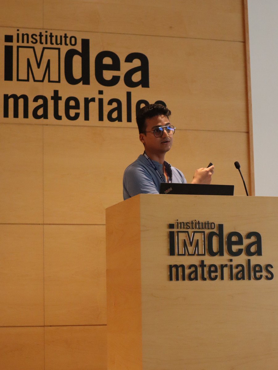 ImdeaMaterials's tweet photo. 3/...The final two presentations of yesterday's third session were provided by Prajwal Agrawal
(@PrajwalSAgrawal) from @ETH_en on #SONOPRINT, an acoustic-assisted volumetric 3D (Bio)Printer, and from Melika Babaei from @UniTrento on porosity's role in scaffold biocompatibility. https://t.co/iX36ytExFg