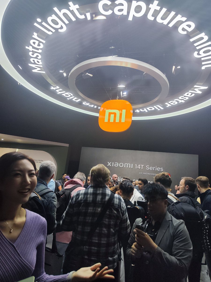 clarapain2001's tweet photo. I was in the Xiaomi Launch in Berlin the sept 26. 
It was a pleasure to meet other Xiaomi fans of the World and share our passion for Xiaomi 🧡
We have use the 14 t pro and i feel in love 🥰
#xiaomiexplorers #XiaomiLaunch #Xiaomi14TSeries 
#Xiaomi14TPro 
@Xiaomi @XiaomiFrance https://t.co/sSsSqmFtN6
