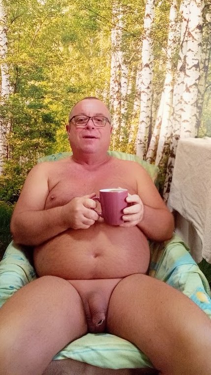 m12jani02's tweet photo. @PetziBaer61 @gaymancoffee @maqueuecom @dudesandcoffee @coffeehunter13 @FrenchiesCocks @biteduterroirFR Yes 
#nakedcoffee #nudism #naturist https://t.co/Xq97g19eHk