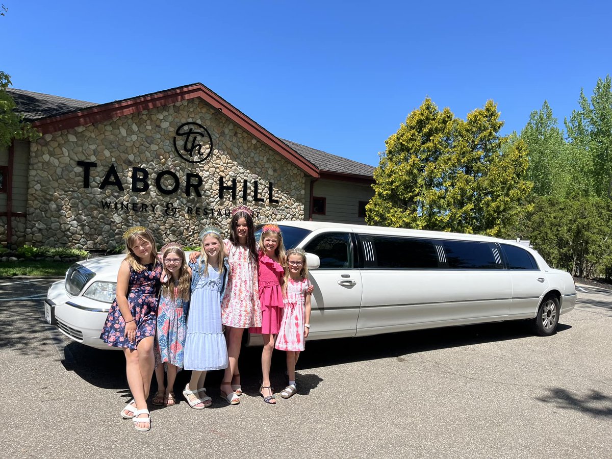jameswick810's tweet photo. Indulge in the best wineries New Buffalo, Michigan offers with Second Nature Limousine. Book your next wine tour with us for a truly unforgettable experience! https://t.co/TRuTTr4EPQ

#NewBuffaloWineries #WineTasting #SecondNatureLimousine #WineTourMichigan https://t.co/XoymmwS7Yg