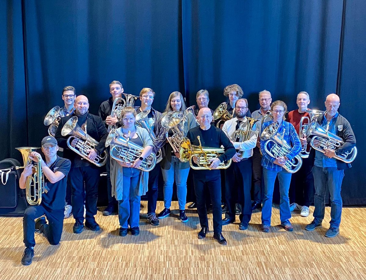 link_alexandra's tweet photo. Euphonium-Workshop mit Steven Mead am Freitag, 1. November 2024 in Neu-Ulm. Informationen und Anmeldemöglichkeit hier:
https://t.co/KeeZDu2uh2 https://t.co/r6Eb3L5lWu