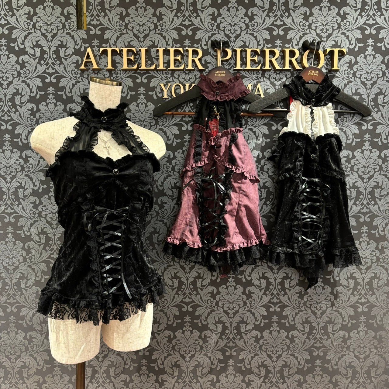 marble 十字架付き編み上げビスチェ　黒 ATELIER-PIERROT 横浜VIVRE店 | 💜スタッフ着用💜 【MARBLE