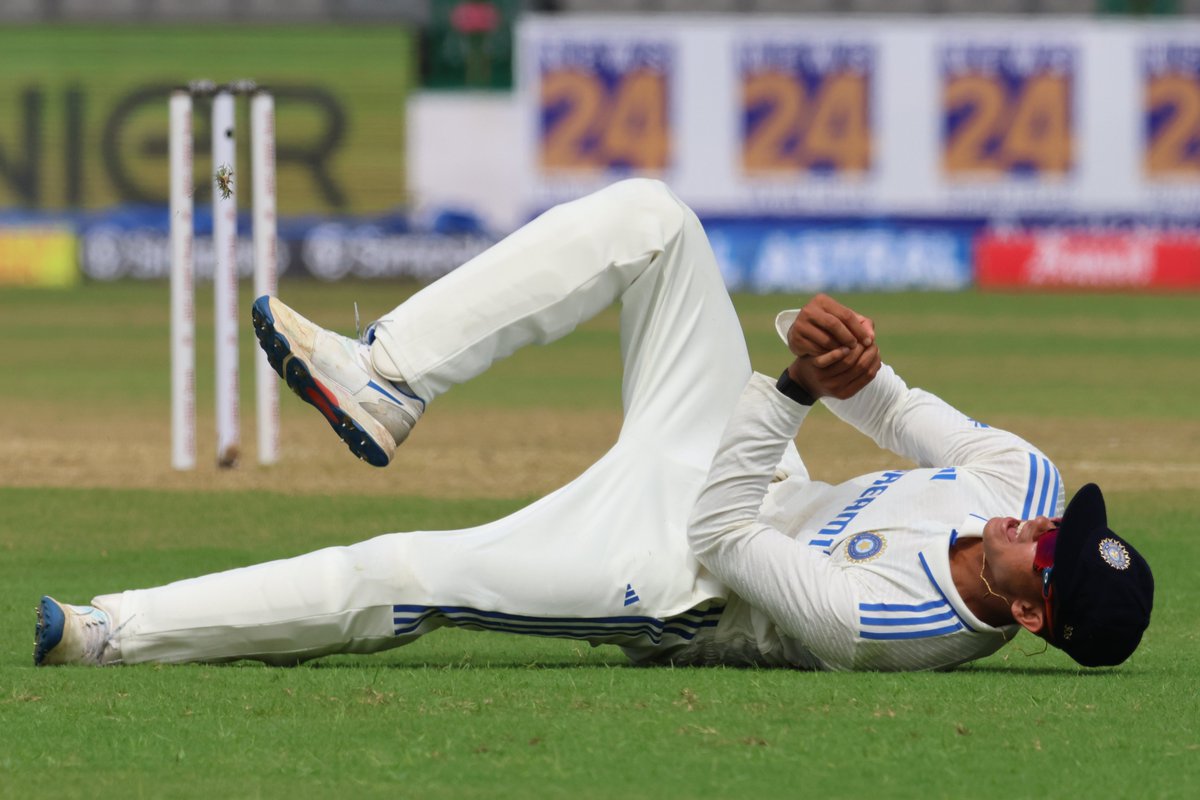 Opening breakthrough in Kanpur! 🙌

Yashasvi Jaiswal with an excellent catch at slip and Akash Deep with the wicket 👌👌

Live - bit.ly/INDvBAN-2ndTES…

#TeamIndia | #INDvBAN | <a href="/IDFCFIRSTBank/">IDFC FIRST Bank</a>