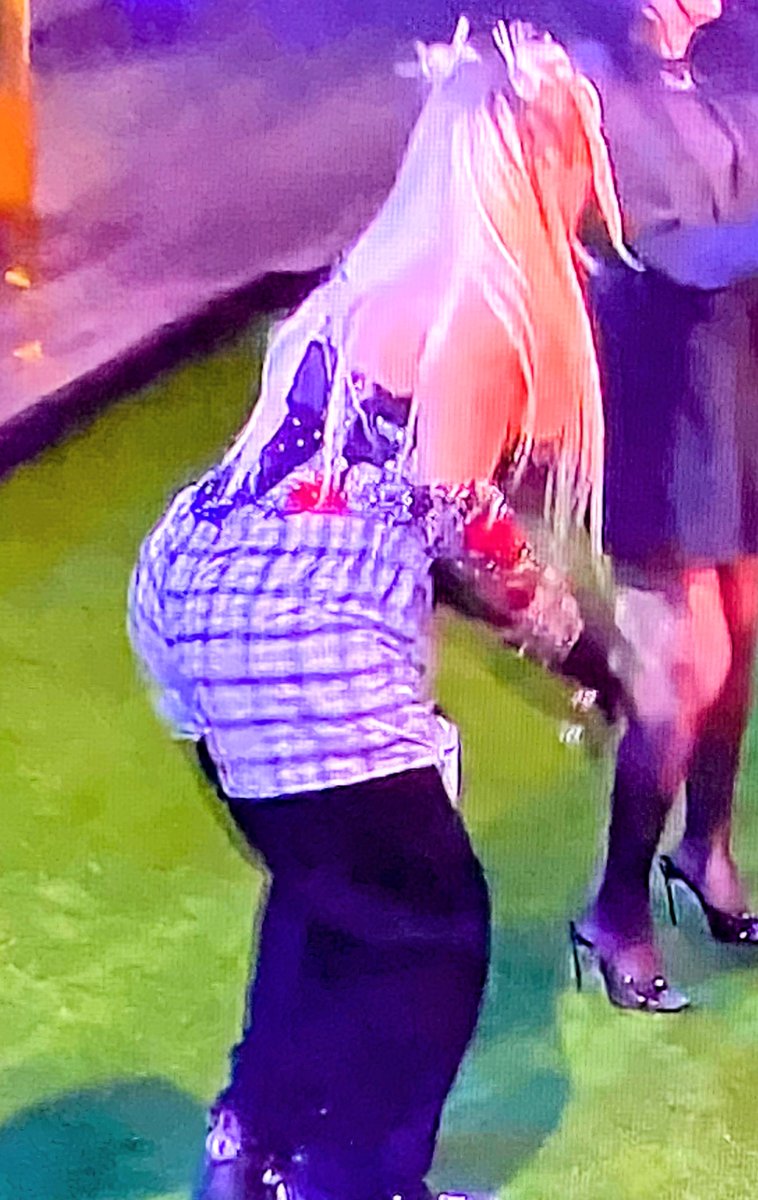 la_zubiri's tweet photo. #WendyGuevara se fué de #LaCasaDeLosFamososMexico y se llevó los calzones de #Mario y las chanclas de Abuelita de #Arath
#LaCasaDeLosFamososMx #LCDLFMX2 #LCDLF #MariaJose #Garime #TeamMar #CuartoMar #Karime #Gala https://t.co/Fkp5uwIFux