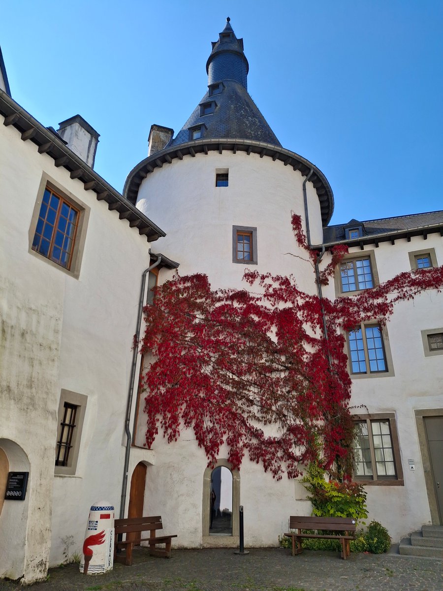 MonicaEPace's tweet photo. Clervaux castle https://t.co/81AvRIdydD
